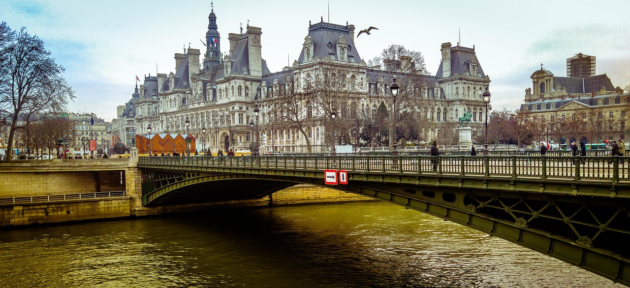 Paris Travel Guide – Departure Guides